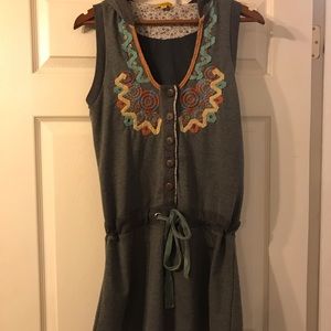 Lulumari tunic with hood